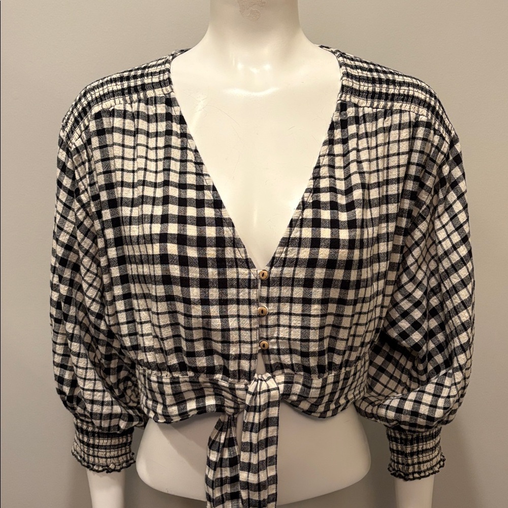 Zara Cropped Tie Waist Black and White Plaid Top With Billowing Sleeves Size L